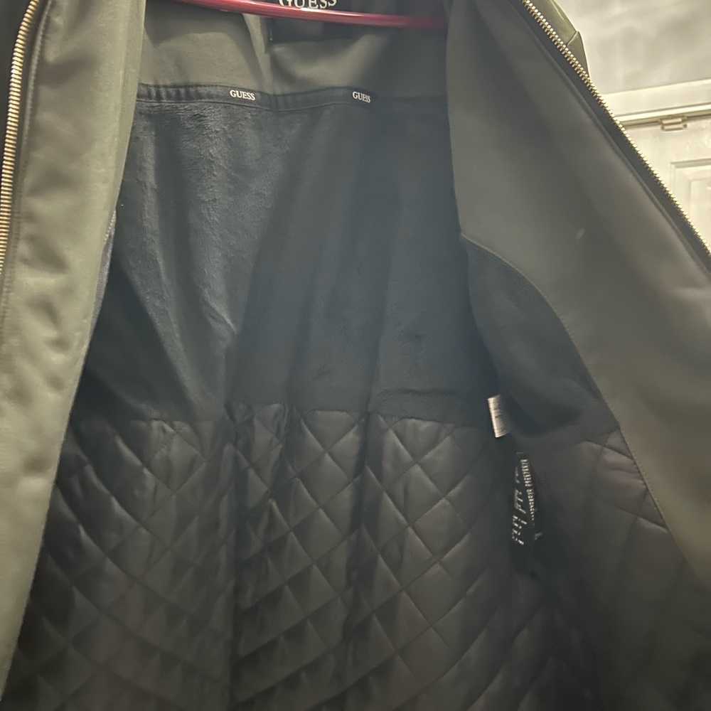 Guess winter jacket - Picture 3 of 7